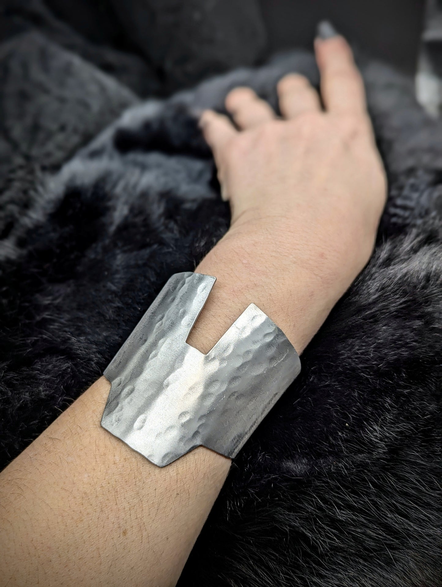 ANTIOPE Cuff / Aluminum