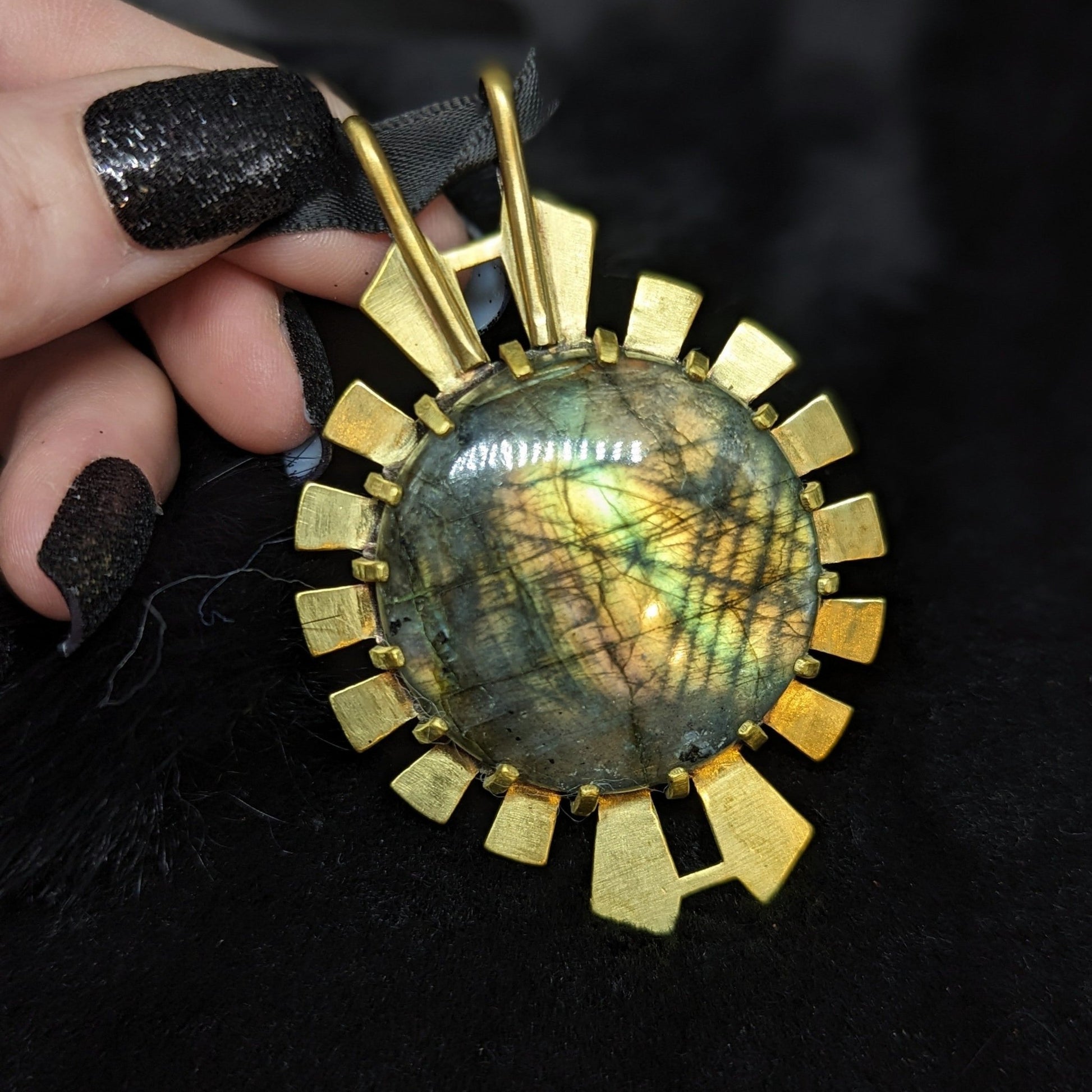 DARKSTAR MACHINATIONS - HYPERDRIVE Pendant / Yellow Labradorite / Brass - pendant