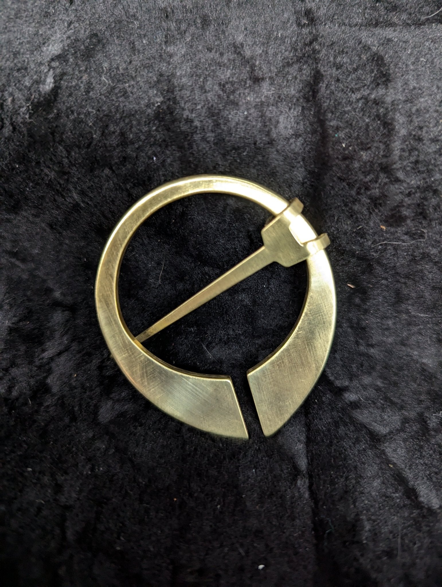 DARKSTAR MACHINATIONS - NORSE Cloak - Pin / Brass - Pins